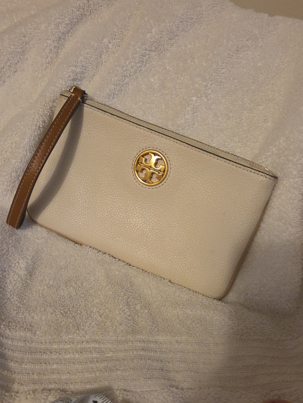 Tory Burch Cream Wristlet Clutch with Gold Logo Preloved Great Condition - Picture 2 of 8